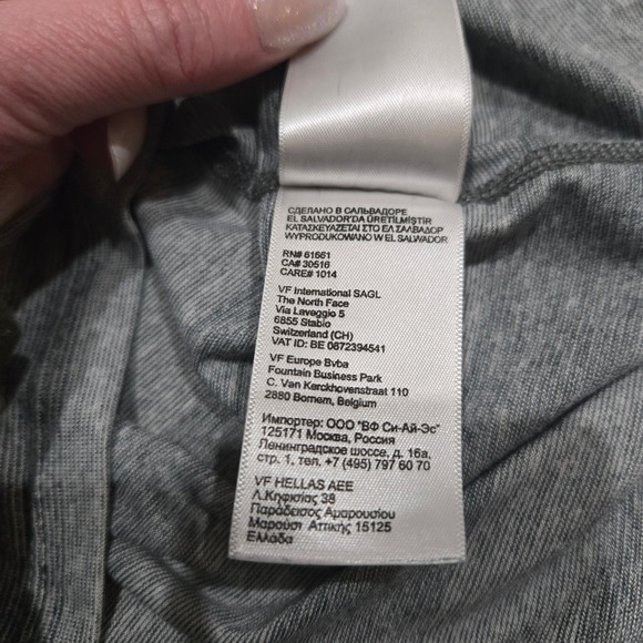 The North Face FlashDry Athletic Top Small Gray Black Running Tee - Picture 9 of 12